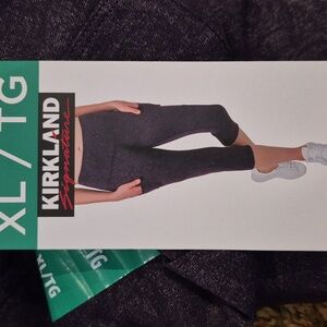 XL: 💙🌸Yoga Capris Pants: Kirkland Signature